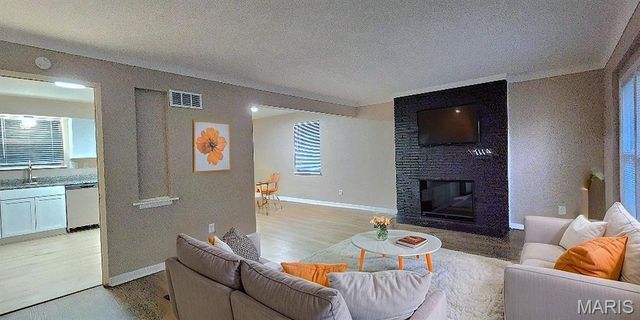 7114 Groveland Drive, St Louis, MO 63121