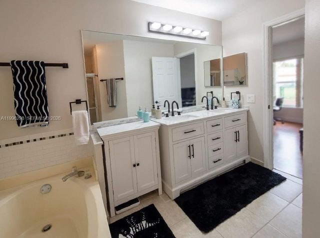 1016 Via Jardin 1016, Riviera Beach, FL 33418