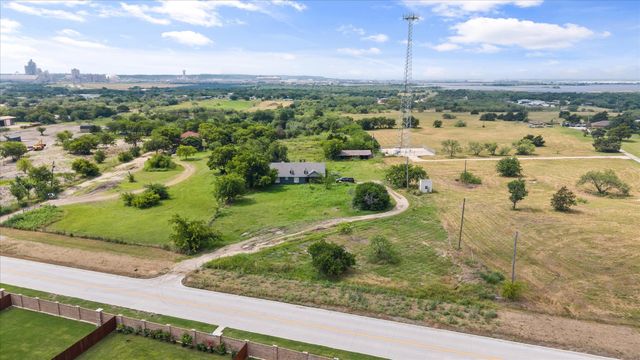 3704 Old Fort Worth Road, Midlothian, TX 76065
