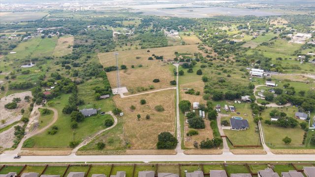 3704 Old Fort Worth Road, Midlothian, TX 76065