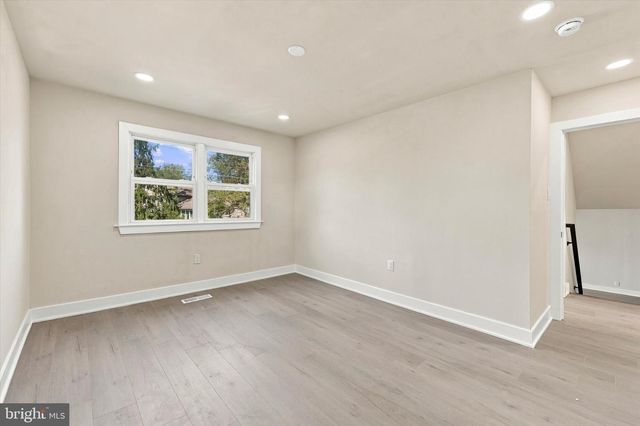 8 GREAT OAK RD, Voorhees, NJ 08043