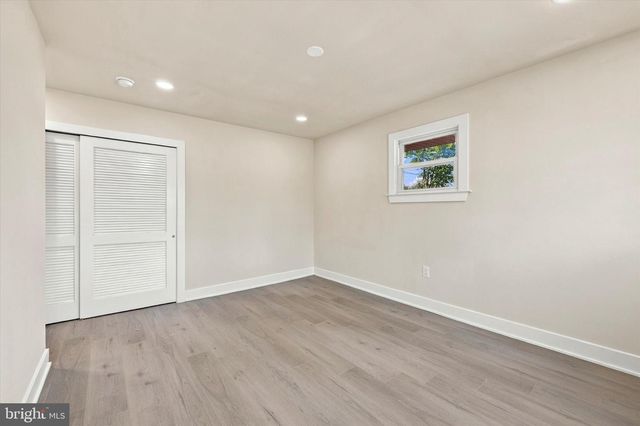 8 GREAT OAK RD, Voorhees, NJ 08043