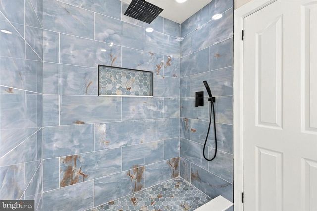 8 GREAT OAK RD, Voorhees, NJ 08043
