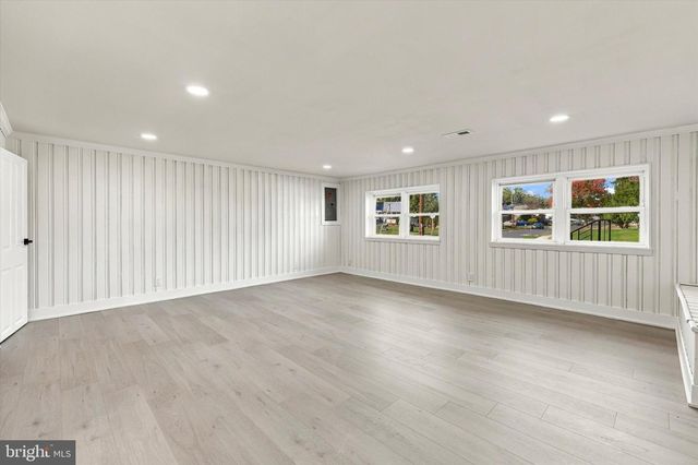 8 GREAT OAK RD, Voorhees, NJ 08043