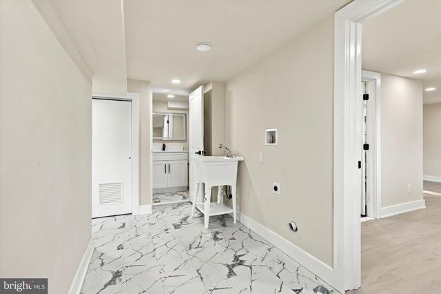 8 GREAT OAK RD, Voorhees, NJ 08043