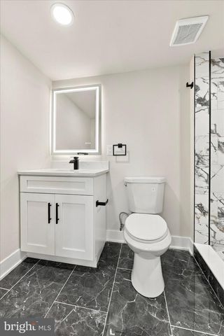 8 GREAT OAK RD, Voorhees, NJ 08043