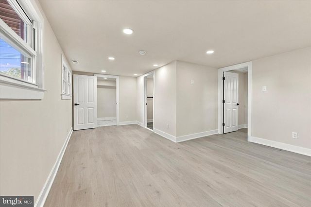 8 GREAT OAK RD, Voorhees, NJ 08043