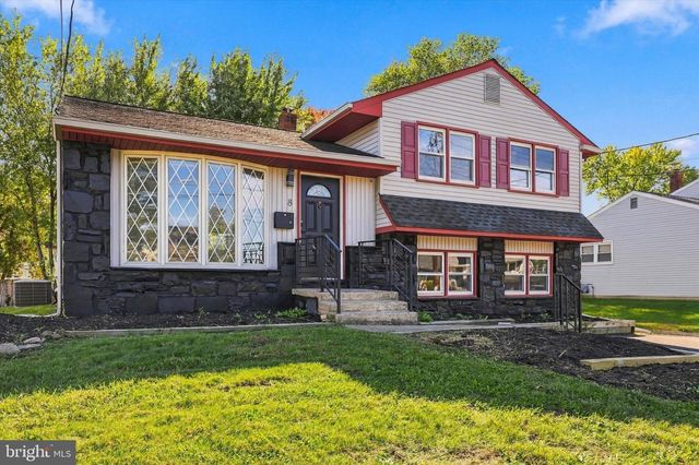 8 GREAT OAK RD, Voorhees, NJ 08043