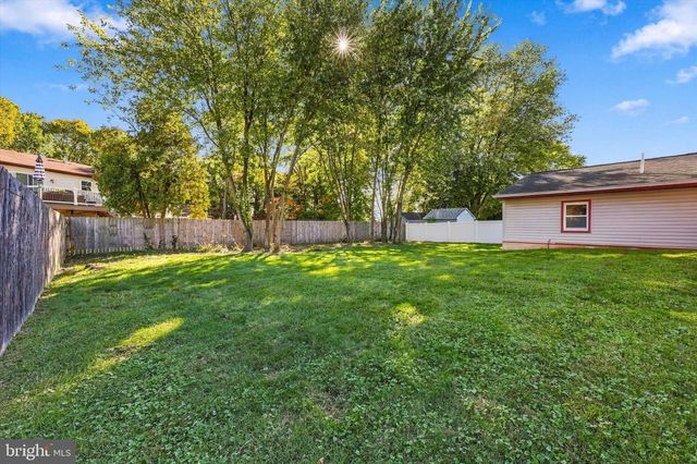 8 GREAT OAK RD, Voorhees, NJ 08043
