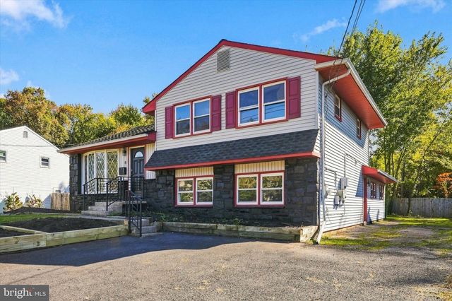 8 GREAT OAK RD, Voorhees, NJ 08043