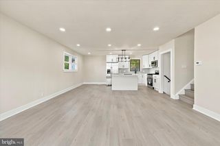 8 GREAT OAK RD, Voorhees, NJ 08043