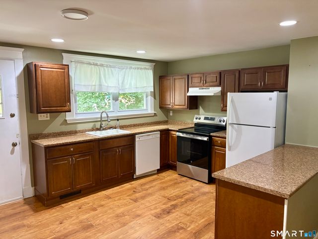 565 Sylvan Avenue, Waterbury, CT 06706