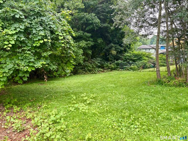 565 Sylvan Avenue, Waterbury, CT 06706