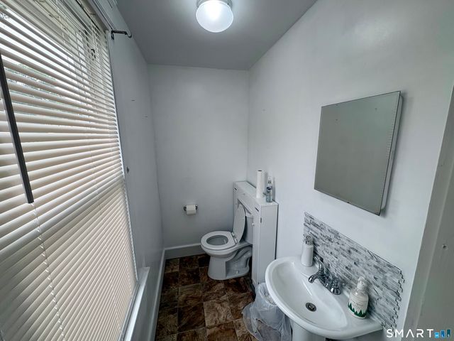 565 Sylvan Avenue, Waterbury, CT 06706