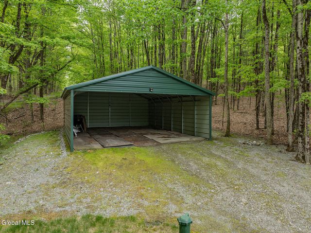 56 Koster Way, Hebron, NY 12865