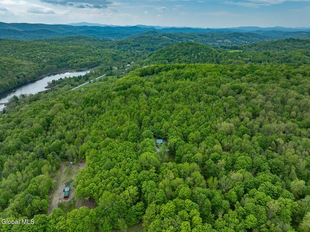 56 Koster Way, Hebron, NY 12865