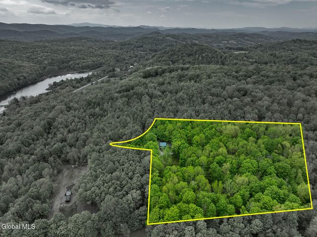 56 Koster Way, Hebron, NY 12865