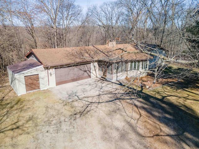 1809 250th, Denver, IA 50622