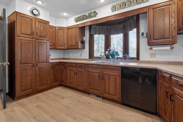 1809 250th, Denver, IA 50622