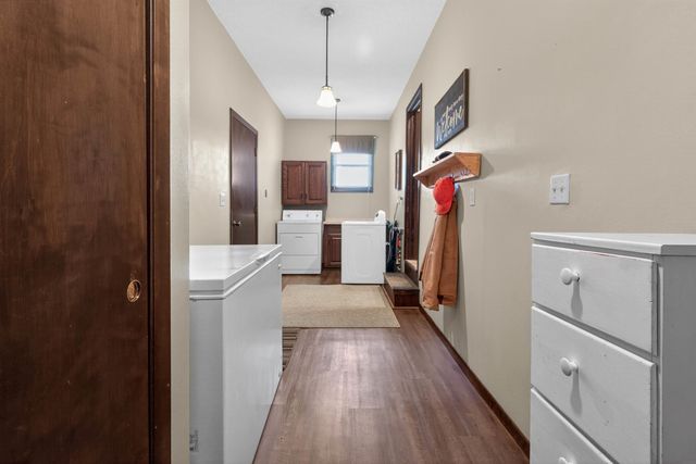 1809 250th, Denver, IA 50622