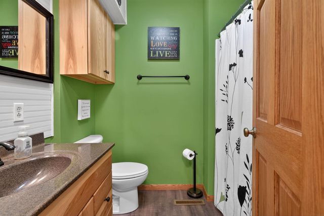 1809 250th, Denver, IA 50622