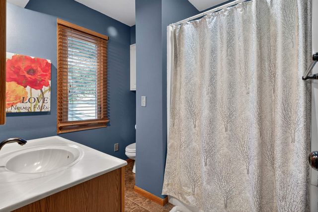 1809 250th, Denver, IA 50622