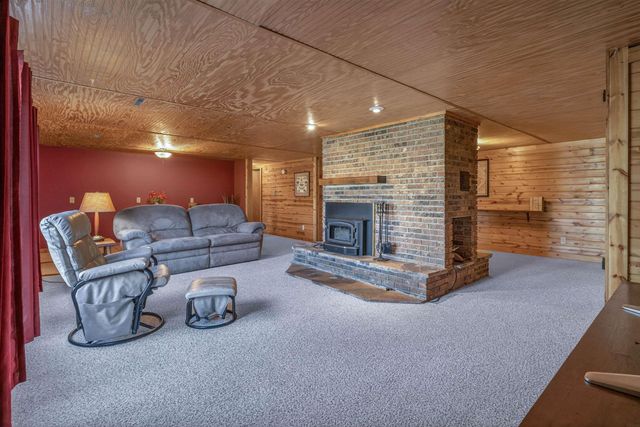 1809 250th, Denver, IA 50622