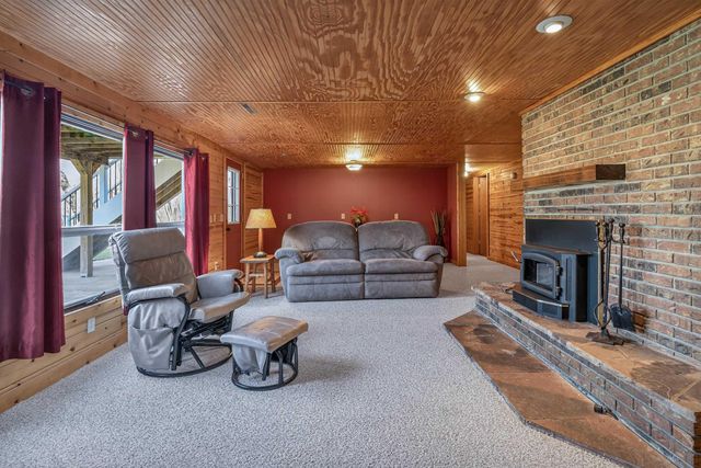 1809 250th, Denver, IA 50622