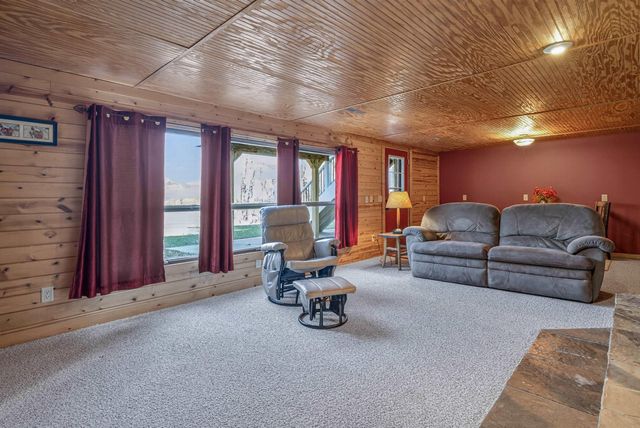 1809 250th, Denver, IA 50622