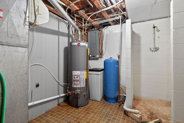 1809 250th, Denver, IA 50622