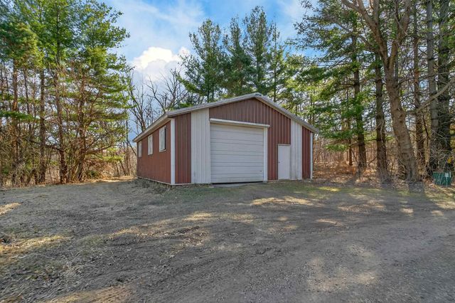 1809 250th, Denver, IA 50622