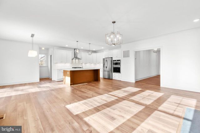 1409 BRENT ST, Fredericksburg, VA 22401