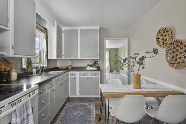 2002 Jenifer Street, Madison, WI 53704