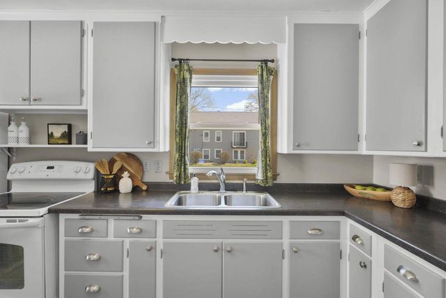 2002 Jenifer Street, Madison, WI 53704