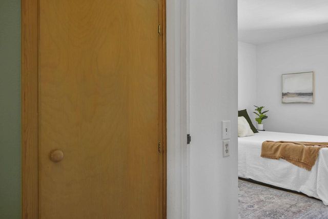 2002 Jenifer Street, Madison, WI 53704