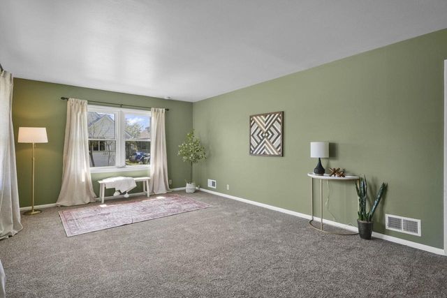 2002 Jenifer Street, Madison, WI 53704