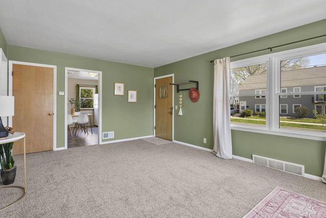 2002 Jenifer Street, Madison, WI 53704
