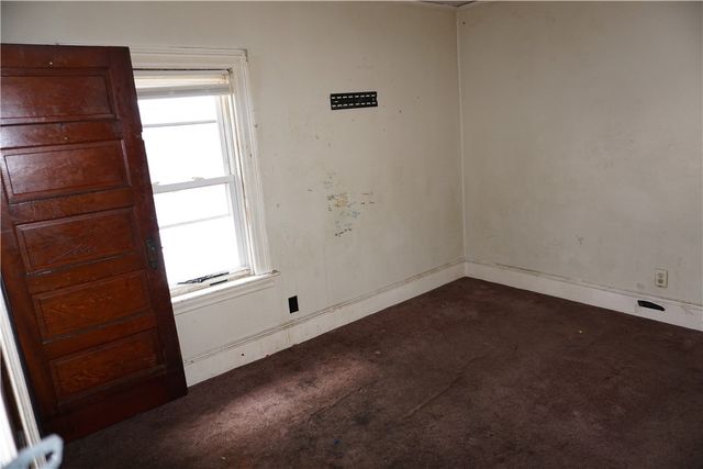 208 CALIFORNIA Avenue, Providence, RI 02905