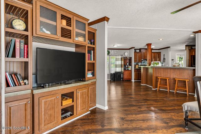 1401 Laura Way, Darien, GA 31305
