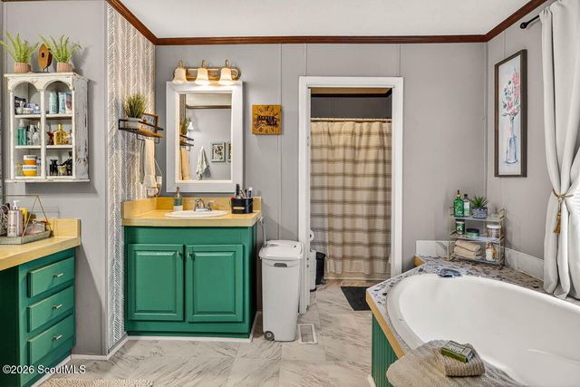 1401 Laura Way, Darien, GA 31305
