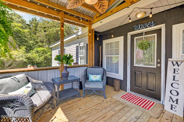 1401 Laura Way, Darien, GA 31305