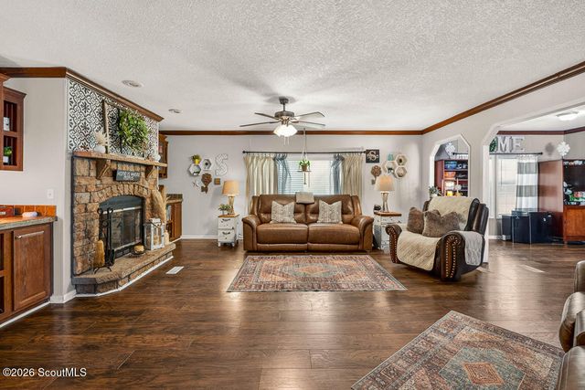1401 Laura Way, Darien, GA 31305