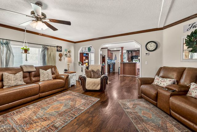 1401 Laura Way, Darien, GA 31305