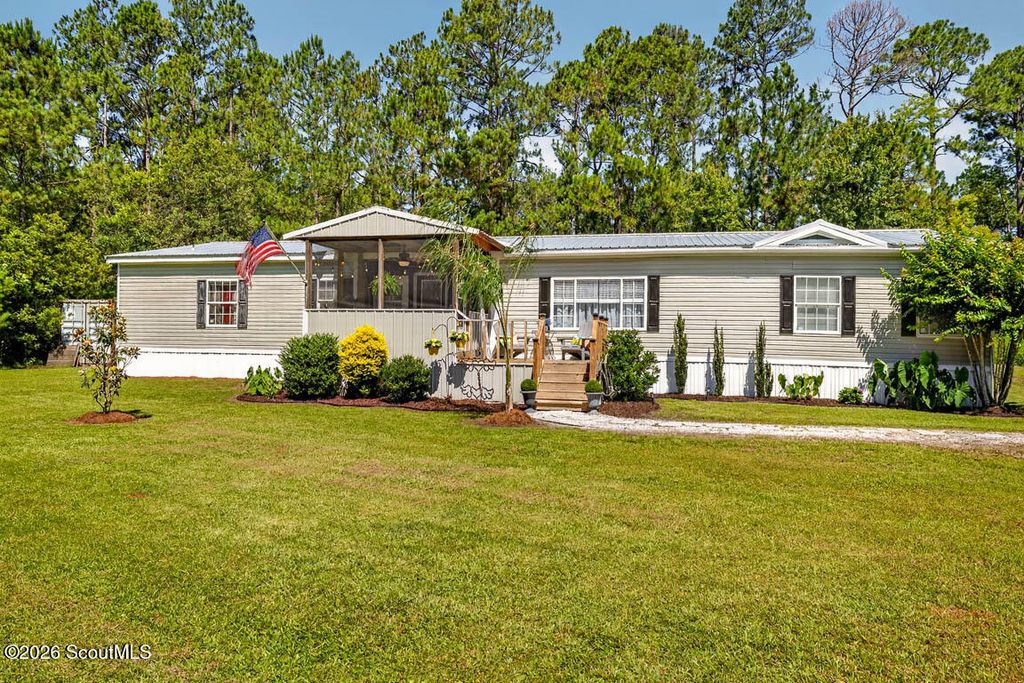 1401 Laura Way, Darien, GA 31305