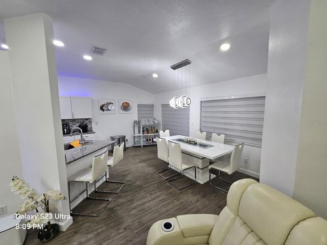 2256 TOWERING OAKS CIRCLE, Seffner, FL 33584