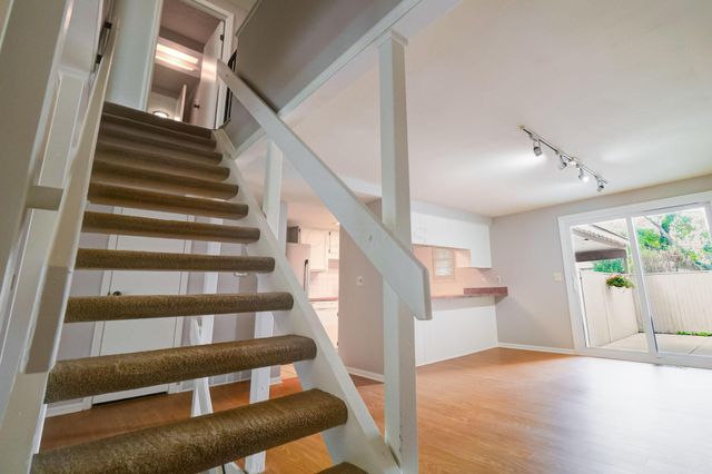 1689 Saint Albans Court, 22-89, Columbus, OH 43220