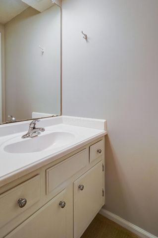 1689 Saint Albans Court, 22-89, Columbus, OH 43220