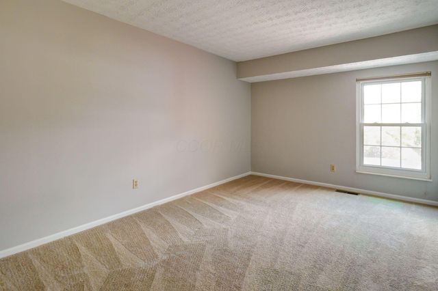1689 Saint Albans Court, 22-89, Columbus, OH 43220