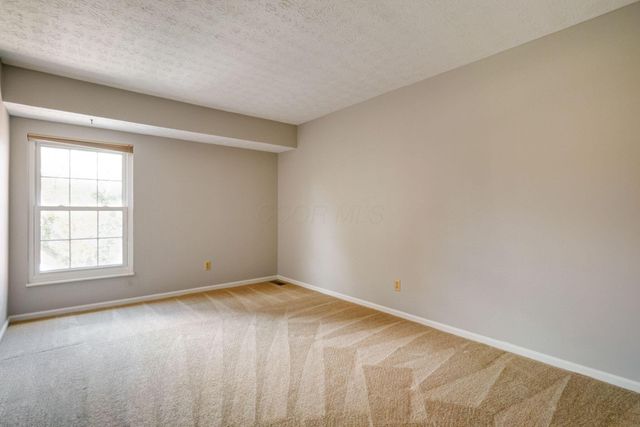 1689 Saint Albans Court, 22-89, Columbus, OH 43220