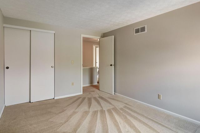 1689 Saint Albans Court, 22-89, Columbus, OH 43220